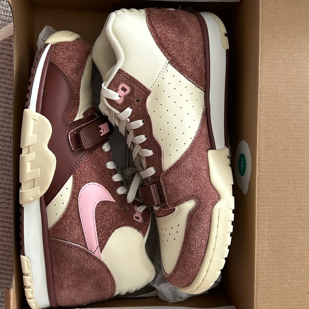 Brand New! NIKE Air Trainer 1 Sneakers DM0522-201 Mens Size 10 Women’s Size 11.5